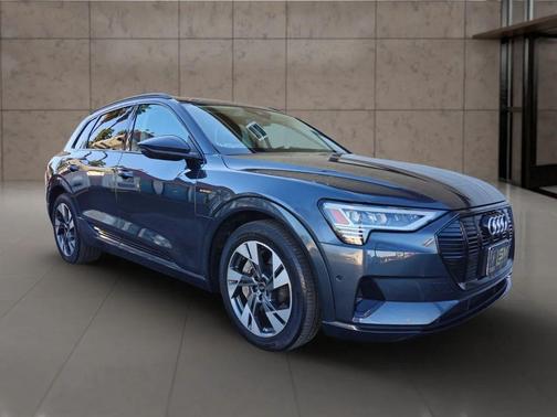 2022 Audi e-tron Premium