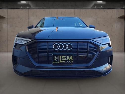 2022 Audi e-tron Premium