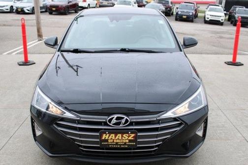 Photo 3 of 42 of 2020 Hyundai Elantra SEL