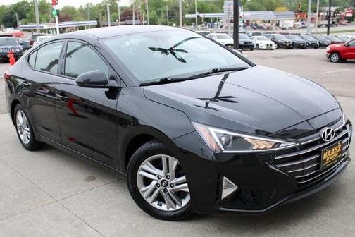 Photo 2 of 42 of 2020 Hyundai Elantra SEL