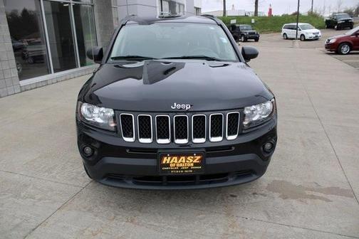 Photo 2 of 43 of 2017 Jeep Compass Sport