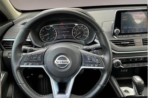 2022 Nissan Altima SR FWD
