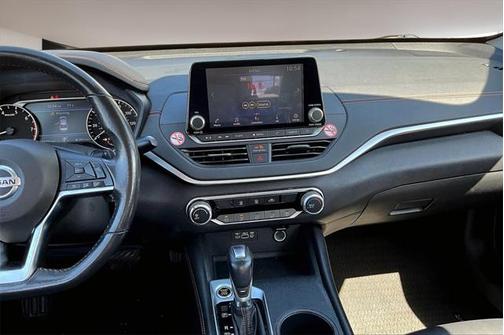 2022 Nissan Altima SR FWD