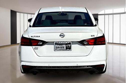 2022 Nissan Altima SR FWD