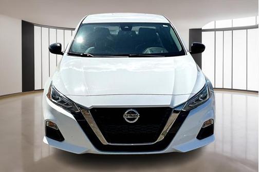 2022 Nissan Altima SR FWD