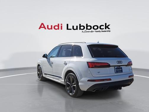 Glacier White 2026 Audi Q7 PLUS