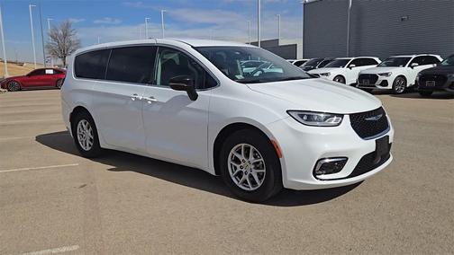 2024 Chrysler Pacifica Touring-L