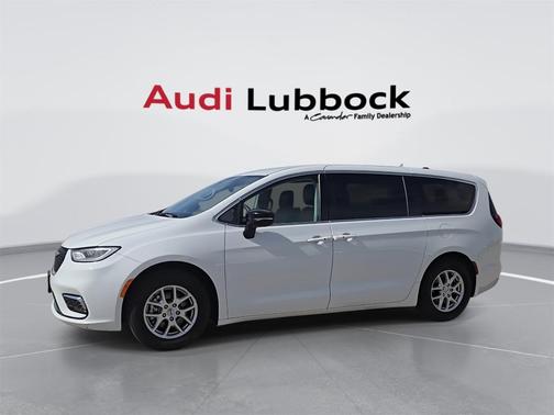 2024 Chrysler Pacifica Touring-L