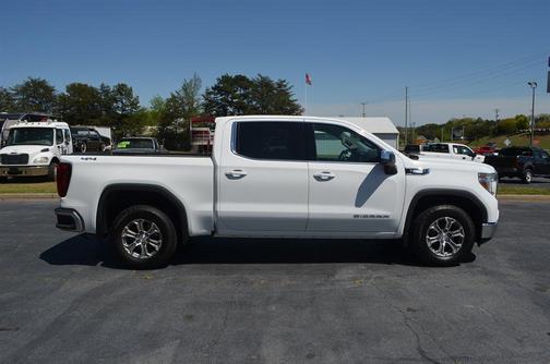 White 2021 GMC Sierra 1500 SLE