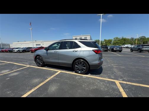 Sterling Gray Metallic 2024 Chevrolet Equinox FWD RS