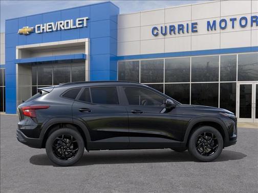 Mosaic Black Metallic 2026 Chevrolet Trax LT
