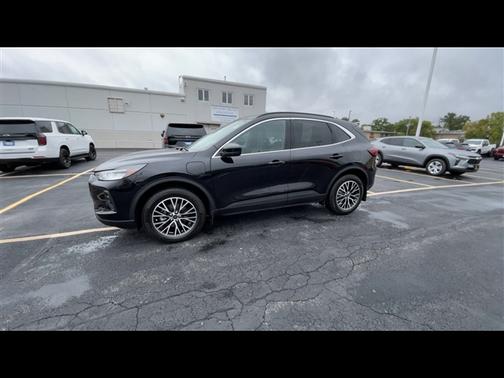 2025 Ford Escape PHEV SE