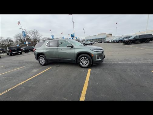 2022 Chevrolet Traverse LT Cloth
