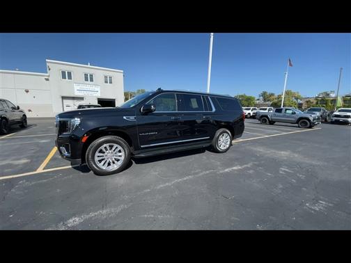 2023 GMC Yukon XL SLT