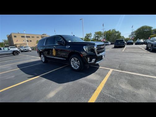 2023 GMC Yukon XL SLT