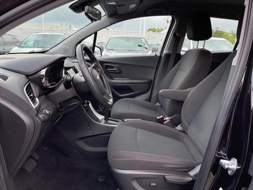 2022 Chevrolet Trax LS