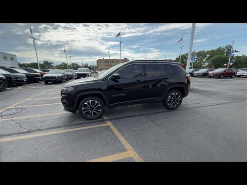 Diamond Black Crystal Pearlcoat 2024 Jeep Compass Limited