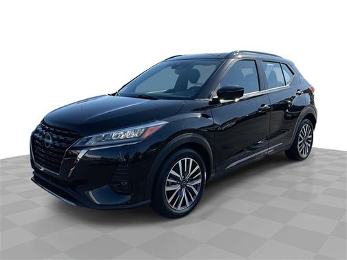Super Black 2024 Nissan Kicks SR