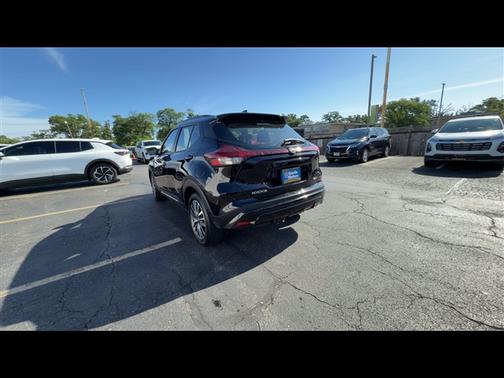 Super Black 2024 Nissan Kicks SR