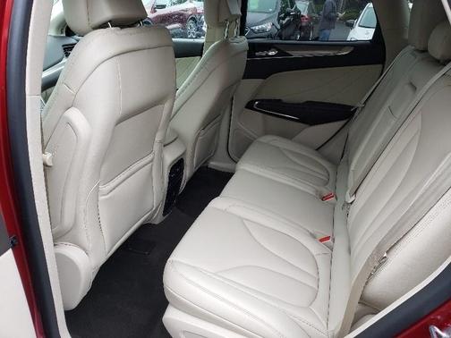 Photo 5 of 22 of 2019 Lincoln MKC Standard