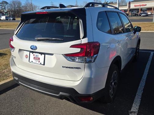 2024 Subaru Forester Premium