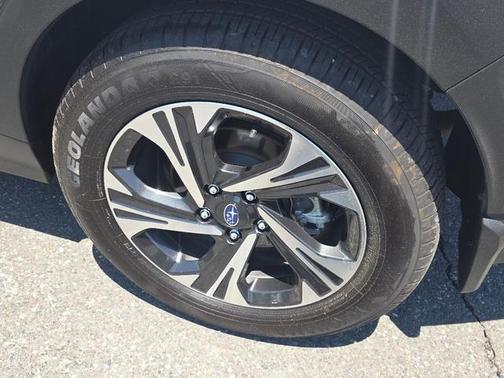 Crystal White Pearl 2024 Subaru Crosstrek Premium
