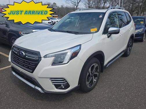 Crystal White Pearl 2023 Subaru Forester Touring