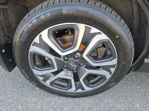 Crystal Black Silica 2023 Subaru Ascent Limited 7-Passenger
