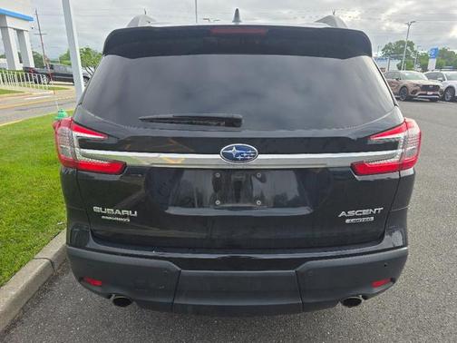 Crystal Black Silica 2023 Subaru Ascent Limited 7-Passenger