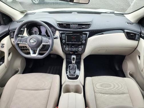 2020 Nissan Rogue Sport SV