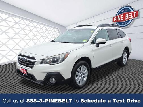 Crystal White Pearl 2019 Subaru Outback 2.5i Premium