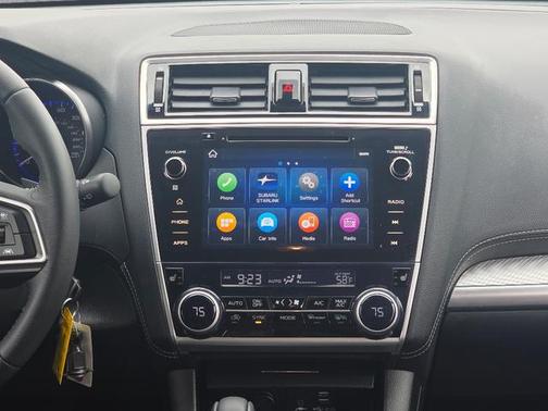 Crystal White Pearl 2019 Subaru Outback 2.5i Premium