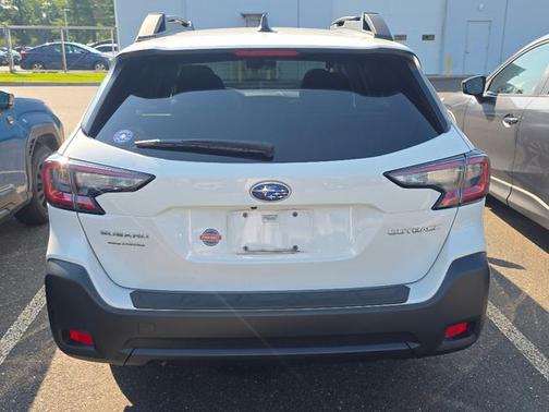 Crystal White Pearl 2024 Subaru Outback Premium