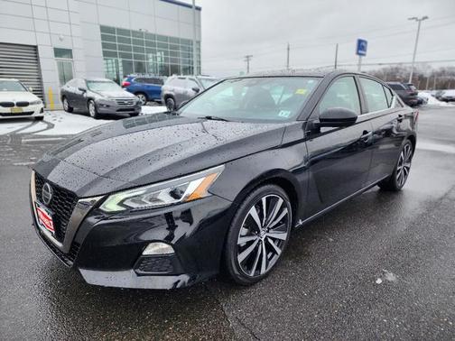 2022 Nissan Altima SR FWD