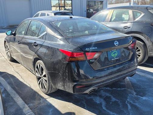 2022 Nissan Altima SR FWD