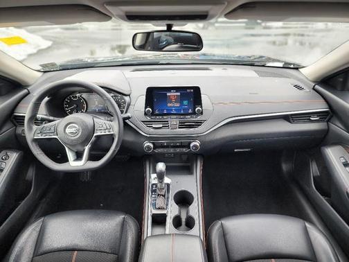 2022 Nissan Altima SR FWD