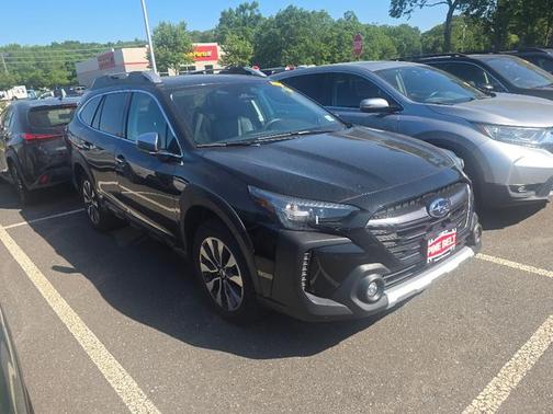 Crystal Black Silica 2024 Subaru Outback Touring