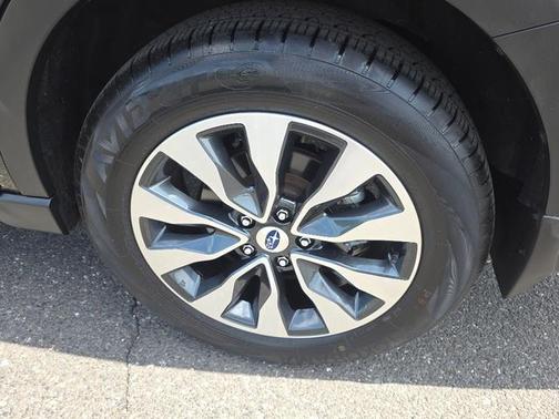 Crystal Black Silica 2024 Subaru Outback Touring