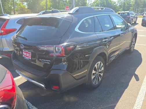 Crystal Black Silica 2024 Subaru Outback Touring