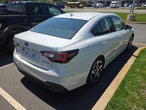 Crystal White Pearl 2022 Subaru Legacy Limited