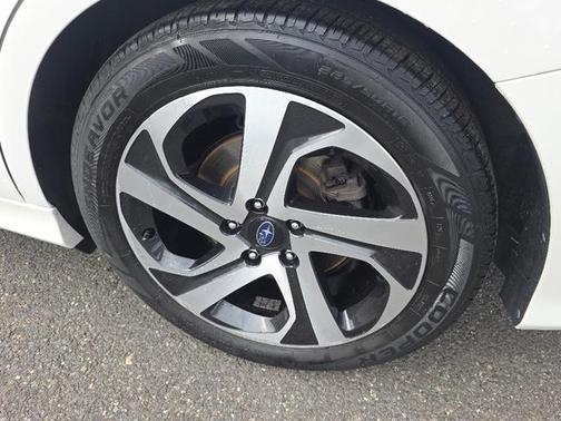Crystal White Pearl 2022 Subaru Legacy Limited