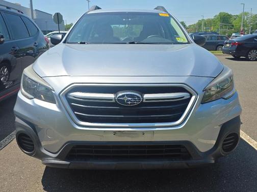 Ice Silver Metallic 2019 Subaru Outback 2.5i