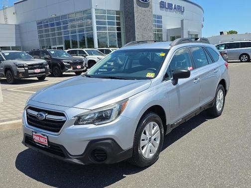 Ice Silver Metallic 2019 Subaru Outback 2.5i