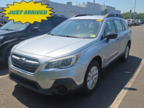 Ice Silver Metallic 2019 Subaru Outback 2.5i