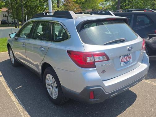 Ice Silver Metallic 2019 Subaru Outback 2.5i