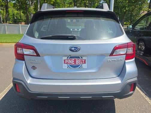 Ice Silver Metallic 2019 Subaru Outback 2.5i