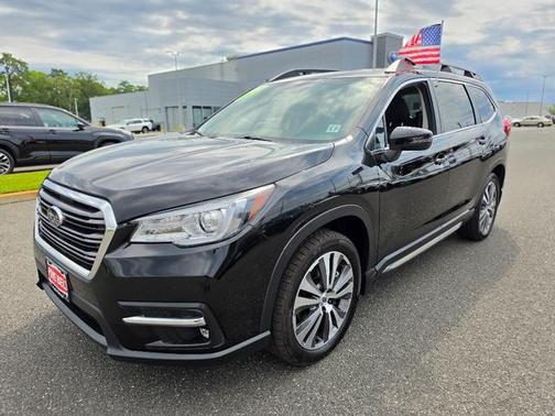 Crystal Black Silica 2022 Subaru Ascent Limited 7-Passenger