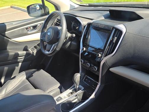 Crystal Black Silica 2022 Subaru Ascent Limited 7-Passenger