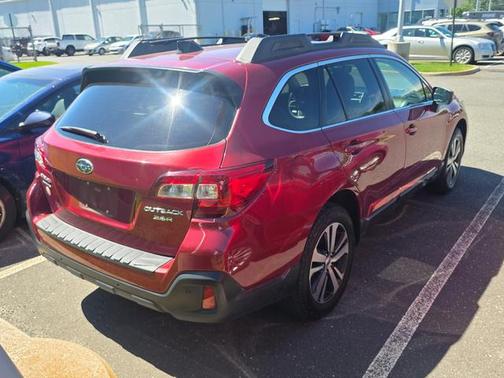 Crimson Red Pearl 2018 Subaru Outback 3.6R Limited