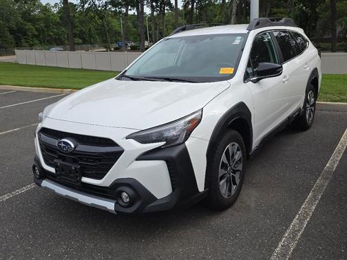 Crystal White Pearl 2024 Subaru Outback Limited
